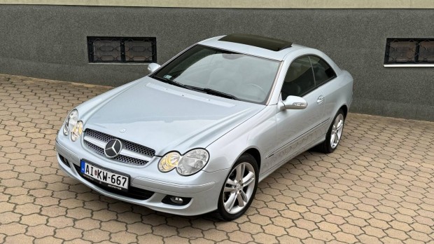 Mercedes-Benz CLK-Oszt�ly CLK 220 CDI Avantgard...
