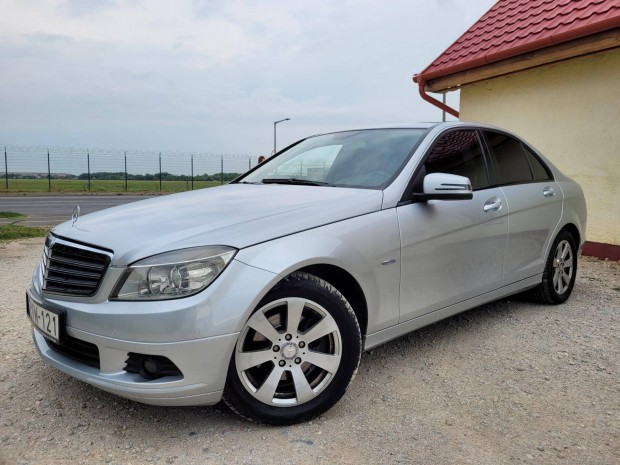 Mercedes-Benz C 180 CGI Blueefficiency Elegance...