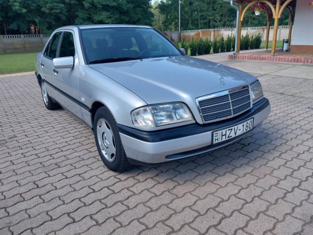 Mercedes-Benz C 180 Elegance
