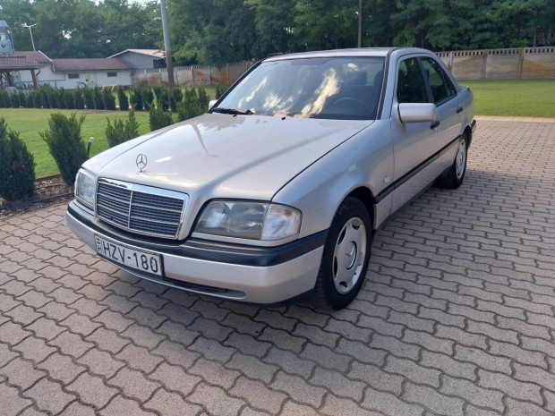 Mercedes-Benz C 180 Elegance
