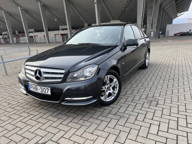 Mercedes-Benz C 200 Blueefficiency Avantgarde S...
