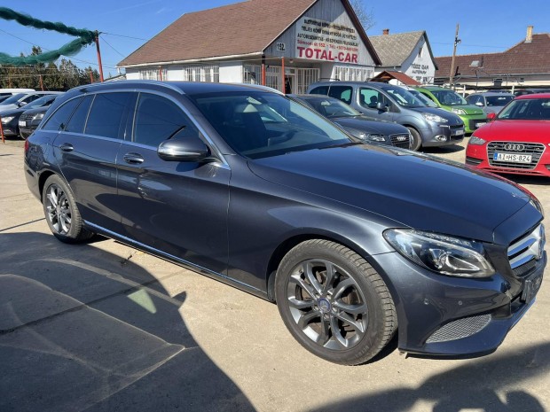 Mercedes-Benz C 200 T Bluetec d LED.Navi.Szervi...