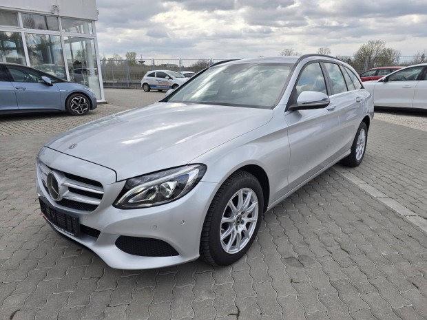 Mercedes-Benz C 200 T d 2.0 9G-Tronic Szép Álla...