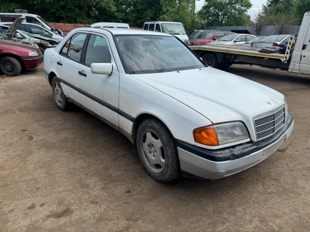 Mercedes-Benz C 200 -11194- bontott alkatrészek