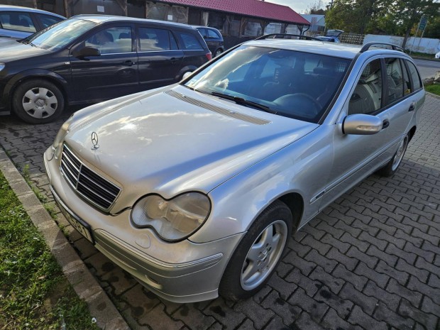 Mercedes-Benz C 220 T CDI Classic vonóhorog