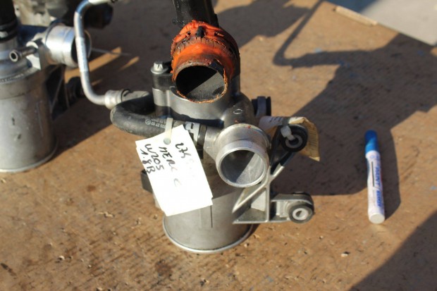 Mercedes-Benz C W205 2013 vízpumpa A2742000207