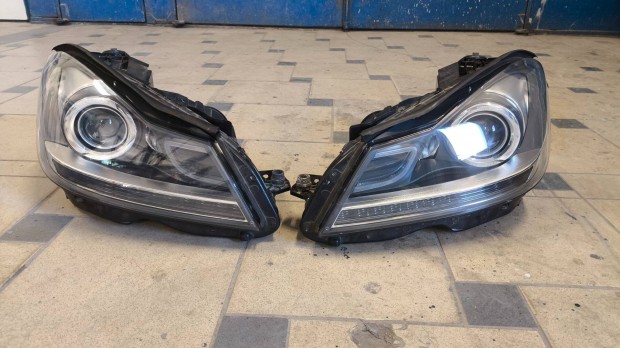 Mercedes-Benz C ( W204 FACE-LIFT ) bal első Kanyarkövető fényszóró