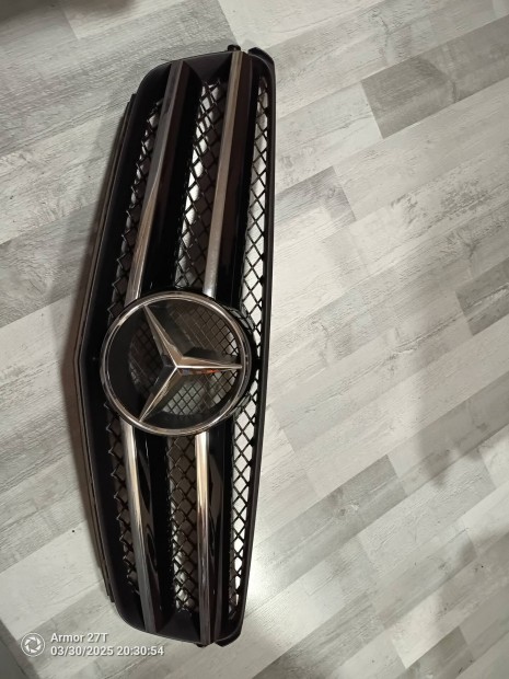 Mercedes Benz C osztály hűtőmaszk