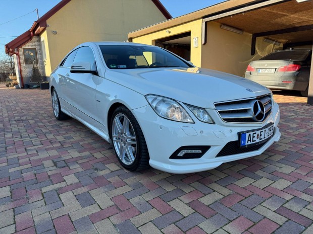 Mercedes Benz E250CDI Coupe AMG Automata