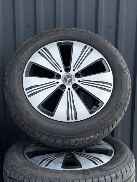 Mercedes-Benz EQA alufelni gumival