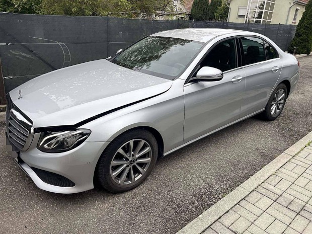 Mercedes-Benz E 200 4Matic 9G-Tronic EQ Boost M...
