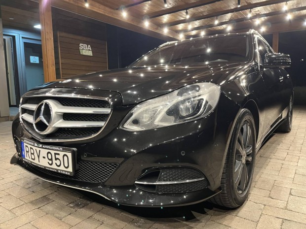 Mercedes-Benz E 200 Bluetec T Avantgarde (Autom...