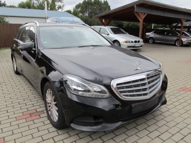 Mercedes-Benz E 200 Bluetec T Classic (Automata...