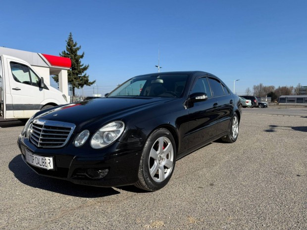 Mercedes-Benz E 200 CDI Avantgarde friss m�szak...
