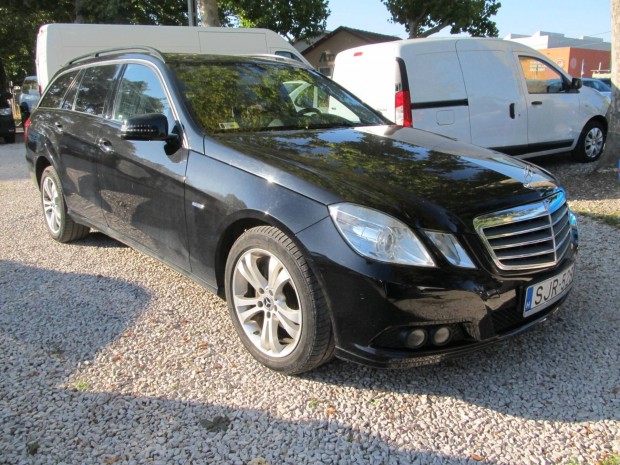 Mercedes-Benz E 200 CDI T Blueefficiency Elegan...