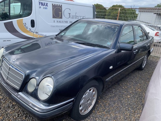 Mercedes-Benz E 200 Classic