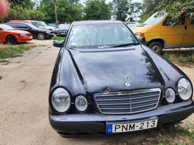 Mercedes-Benz E 200 Kompressor Avantgarde