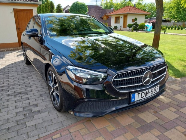 Mercedes-Benz E 200 d 9G-Tronic Megkimélt!