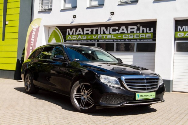 Mercedes-Benz E 200 d T 9G-Tronic Black +Ignye...