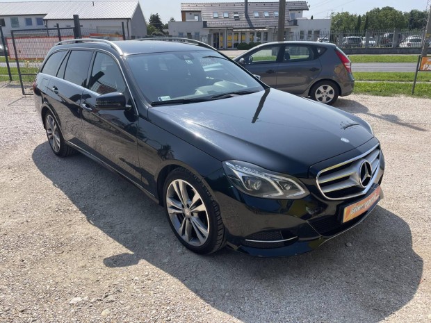 Mercedes-Benz E 220 Bluetec T Avantgarde 9G-Tro...