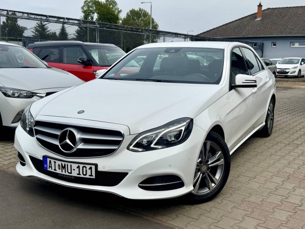 Mercedes-Benz E 220 Bluetec (Blueefficiency) Av...
