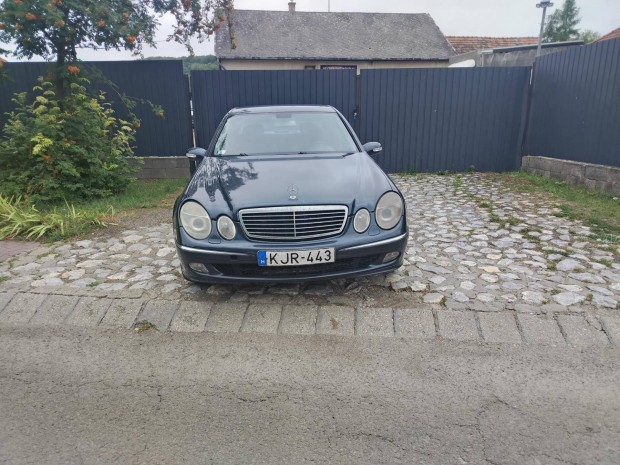 Mercedes-Benz E 220 CDI Avantgarde (Automata) 211