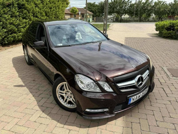 Mercedes-Benz E 220 CDI Blueefficiency Avantgar...