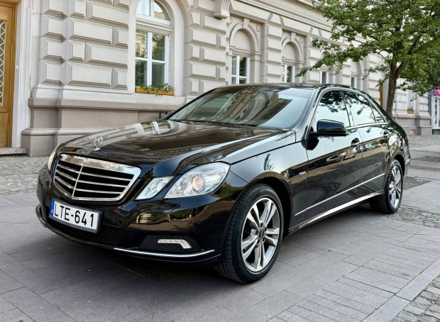 Mercedes-Benz E 220 CDI Blueefficiency Avantgar...
