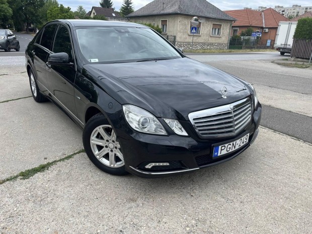 Mercedes-Benz E 220 CDI Blueefficiency Elegance...