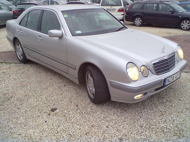 Mercedes-Benz E 220 CDI Elegance (Automata) 182...