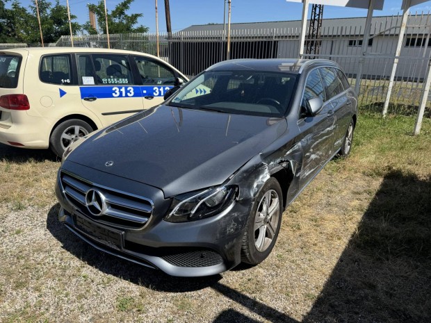 Mercedes-Benz E 220 d 4Matic 9G-Tronic