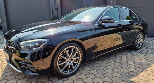 Mercedes-Benz E 220 d 4Matic 9G-Tronic