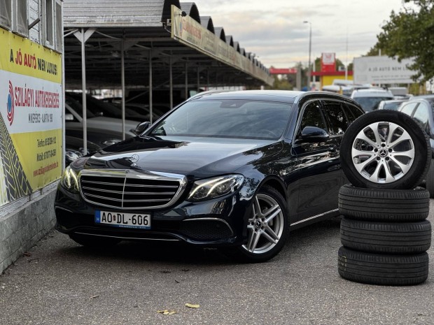 Mercedes-Benz E 220 d 4Matic 9G-Tronic ITT és M...