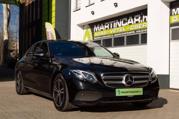 Mercedes-Benz E 220 d 9G-Tronic Black Metallic...