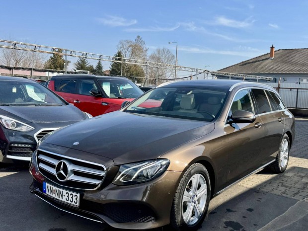 Mercedes-Benz E 220 d T 9G-Tronic 131000Km!Pano...