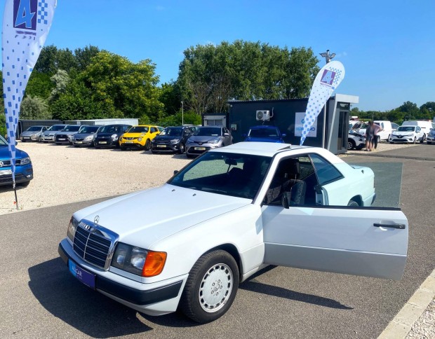 Mercedes-Benz E 230 Coupe/Automata/Napfnytet/...