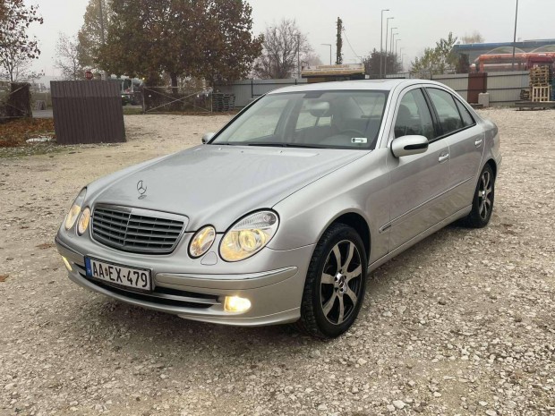 Mercedes-Benz E 240 Elegance (Automata) Magyaro...