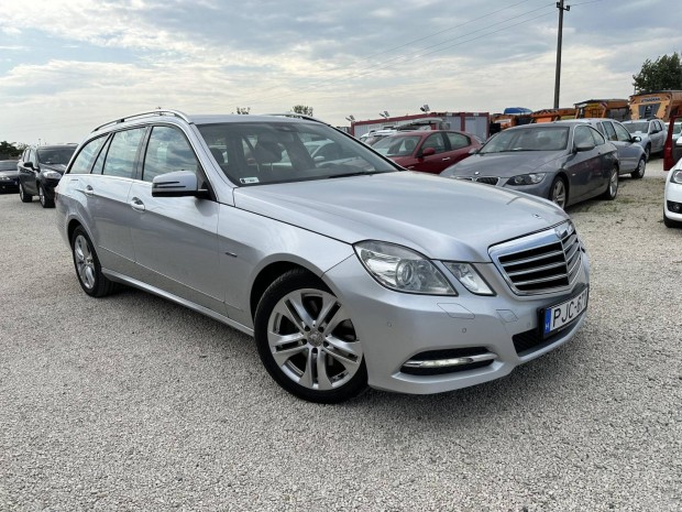 Mercedes-Benz E 250 CDI T Blueefficiency Avantg...