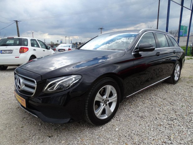 Mercedes-Benz E 250 T 9G-Tronic Hitel! Csere-BE...