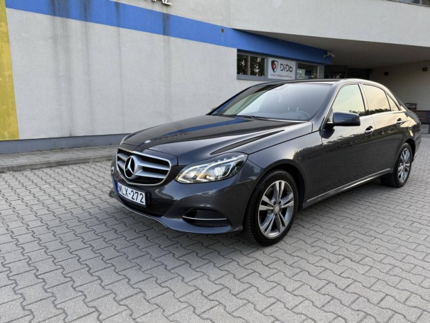 Mercedes-Benz E 350 Bluetec 4Matic Avantgarde (...