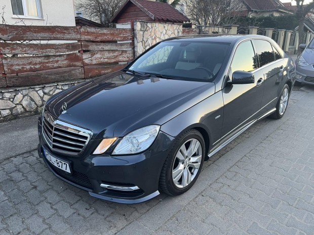 Mercedes-Benz E 350 Bluetec Avantgarde (Automat...