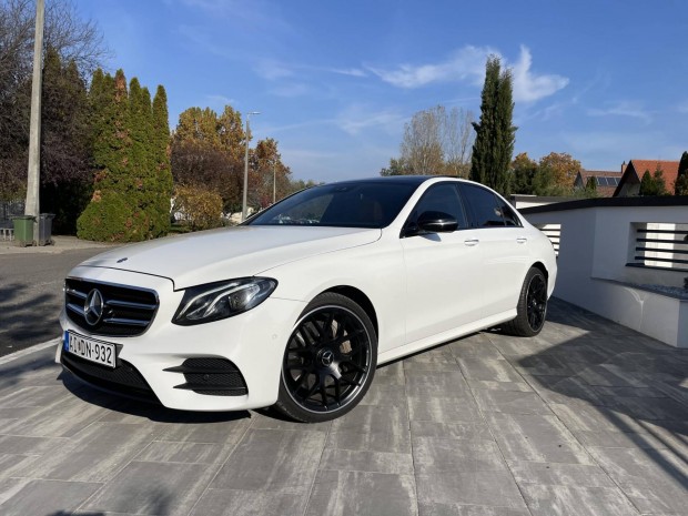 Mercedes-Benz E 350 d 9G-Tronic AMG LINE.Panor...