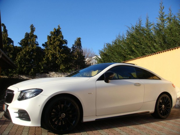 Mercedes-Benz E 400 4Matic 9G-Tronic AMG Line-E...