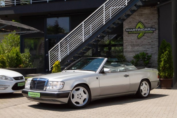 Mercedes-Benz E-Osztly 300 CE-24 Cabrio A Frf...