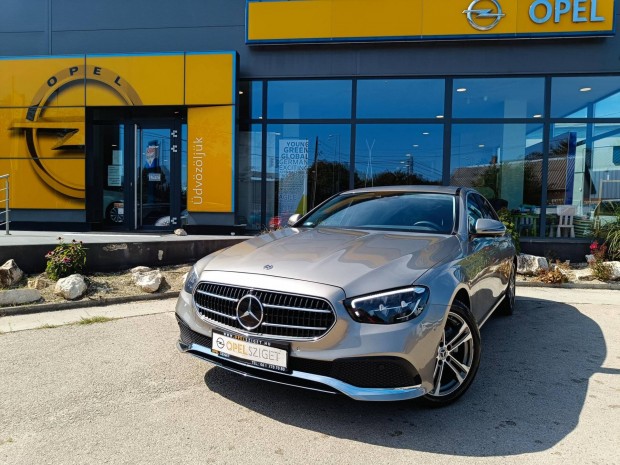 Mercedes-Benz E-Osztály E 220 d T 4Matic 9G-Tro...