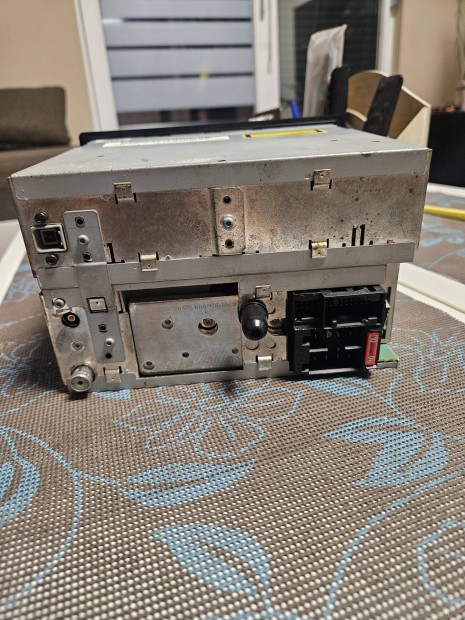 Mercedes-Benz E W210 fejegys�g