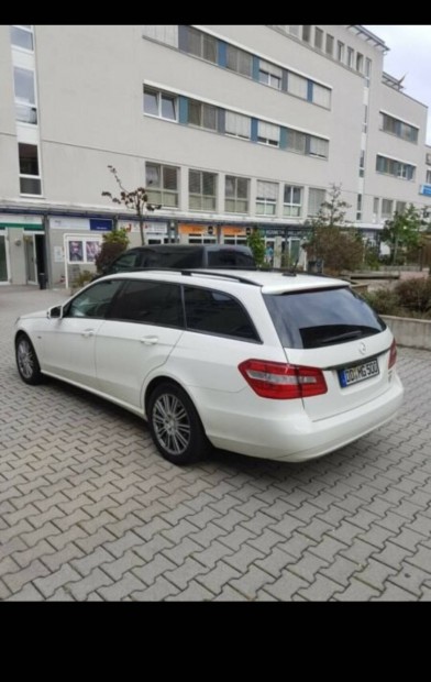 Mercedes Benz E class kombi h�ts� l�kh�r�t�,W212