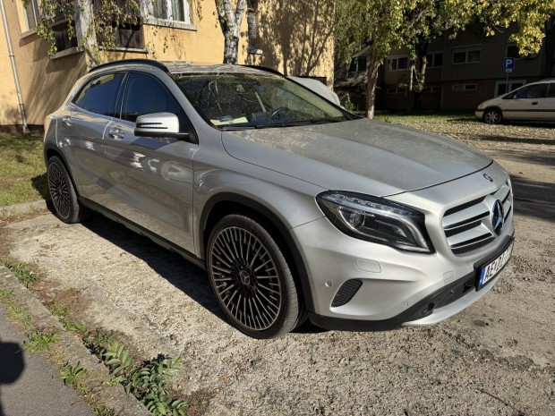 Mercedes-Benz GLA 180 Style 7G-DCT 66.000KM! AM...