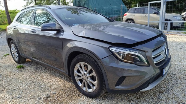Mercedes-Benz GLA 200 d Style 7G-DCT