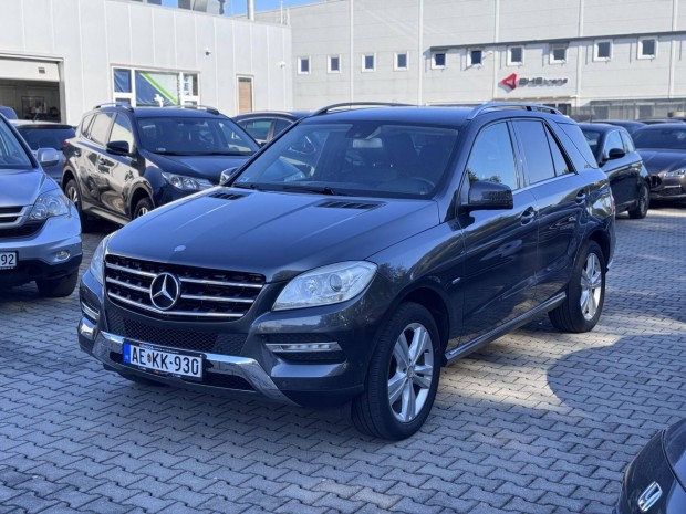 Mercedes-Benz ML 250 Bluetec (Automata) Rendsze...